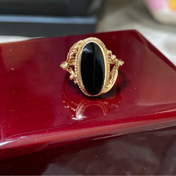 SOLID 14KT Gold Onyx Signet Ring - Picture 6 of 14